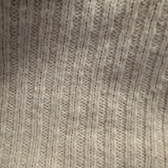 Warm cozy wool sweater - Picture 3 of 4